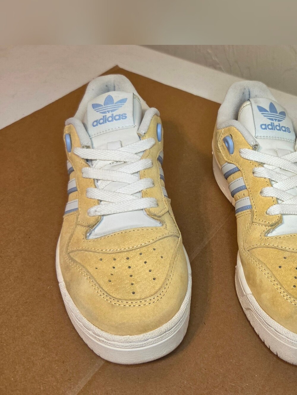 Adidas Rivalry Low Women's Orange Tint/Ivory/Wonder Blue Size 7.5